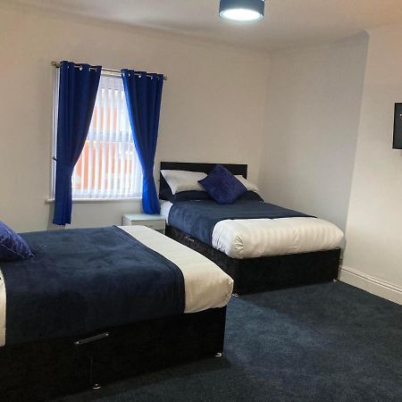 Agapi Apartment - Sea View Sleeps Ten بلاكبول المظهر الخارجي الصورة